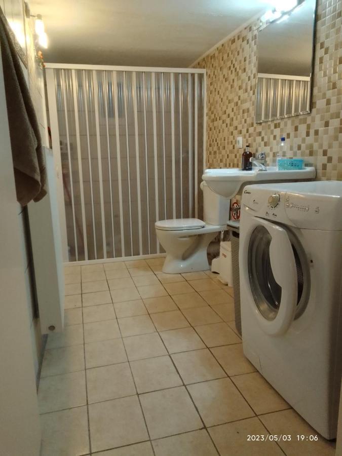 Апартаменти Antonia Family House Near Airport Порто-Рафті Екстер'єр фото